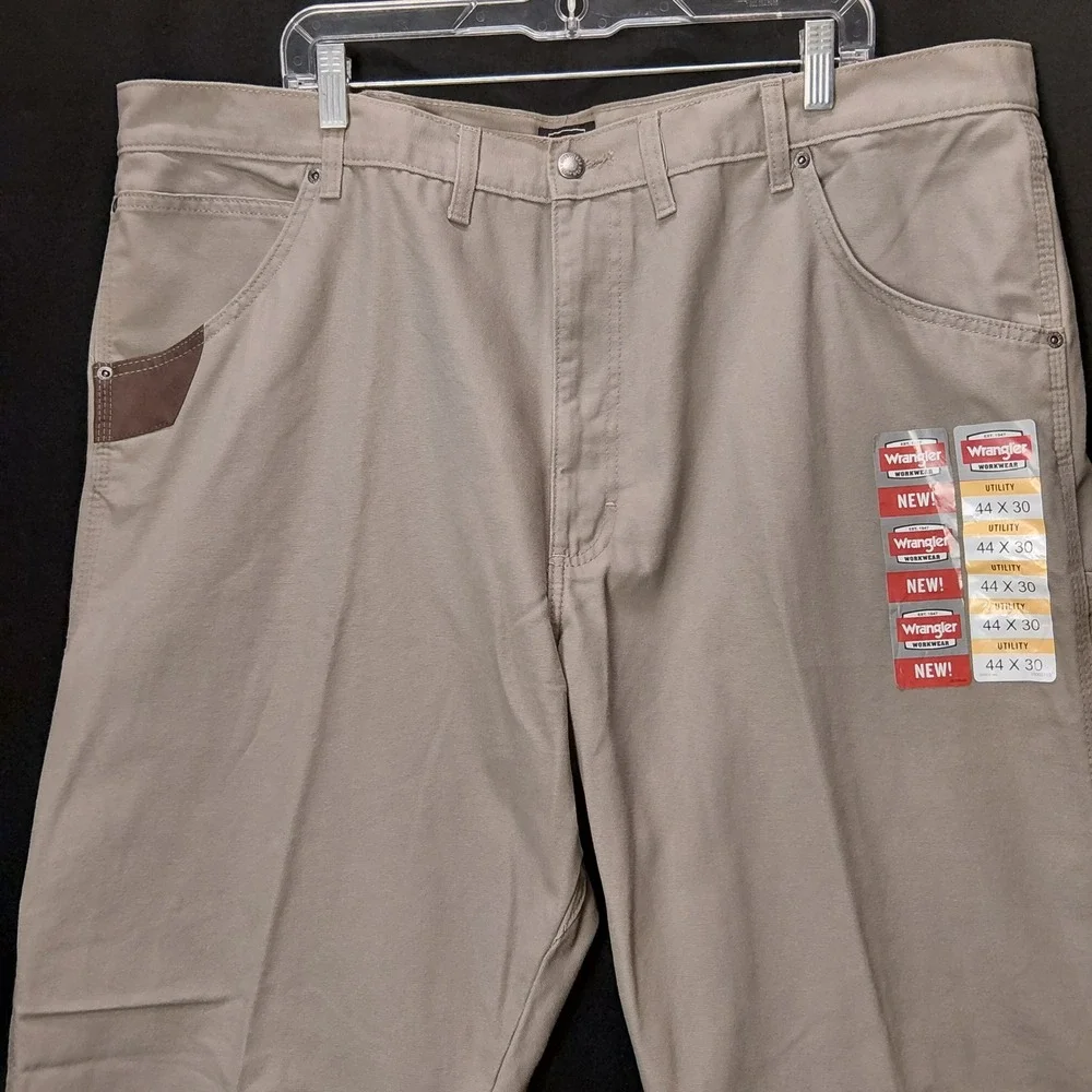 Wrangler Workwear Mens Utility Pants 44x30 Tan Khaki Regular Fit 112345580 NWT